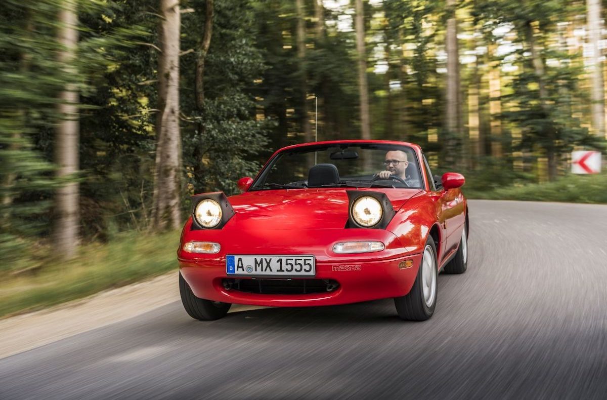 Mazda MX-5 - Rebirth of the Classic Roadster in the 1990s